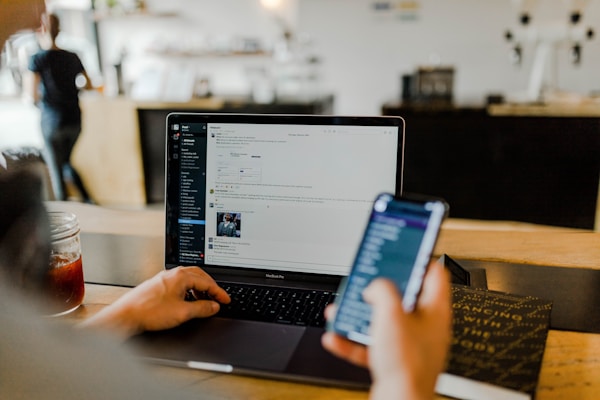 Jak efektywnie outsourcingować produkcję w 2026 roku?
